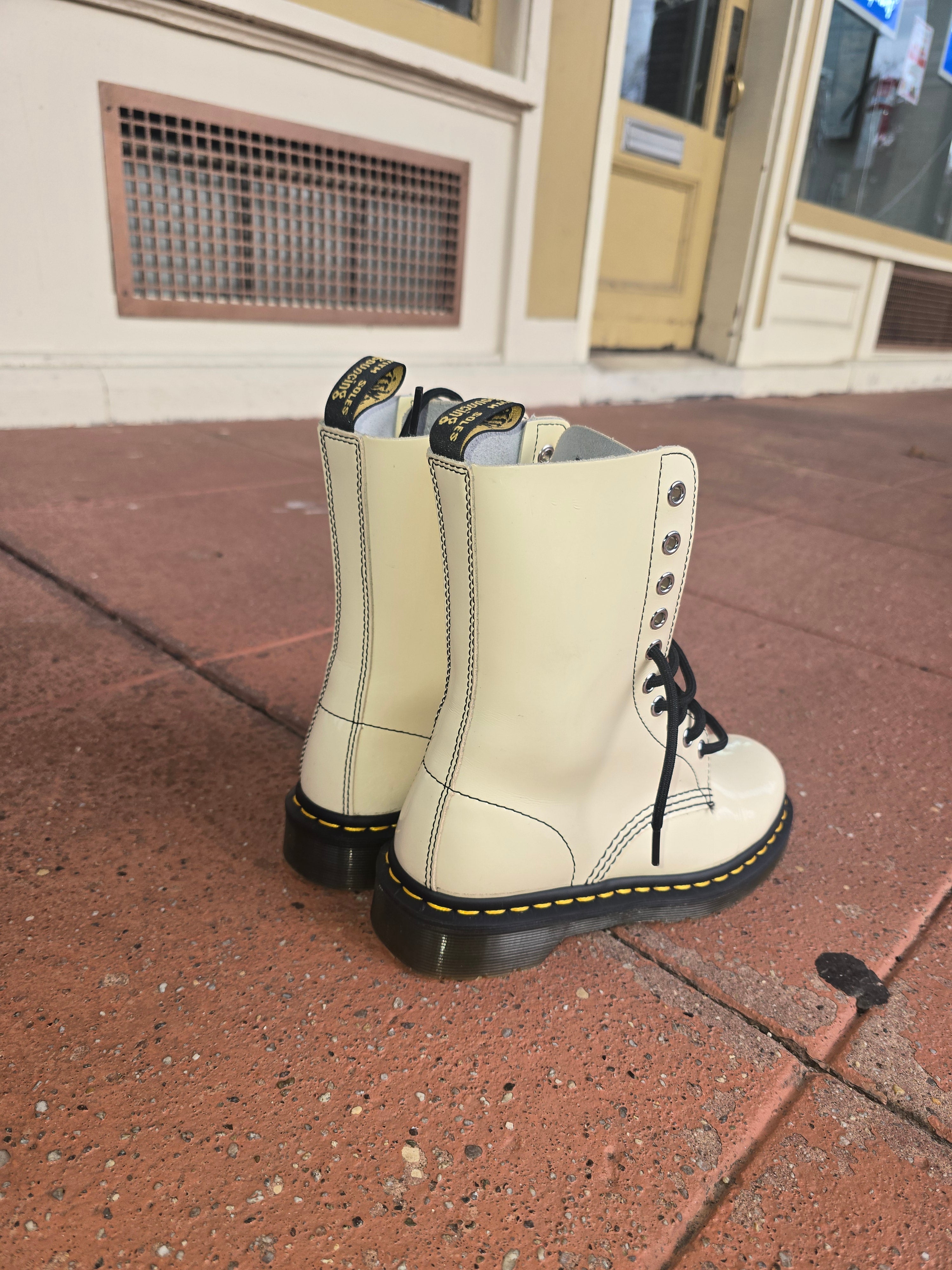 Dr. Martens - Marc Jacobs' 1993 "Grunge" Collection