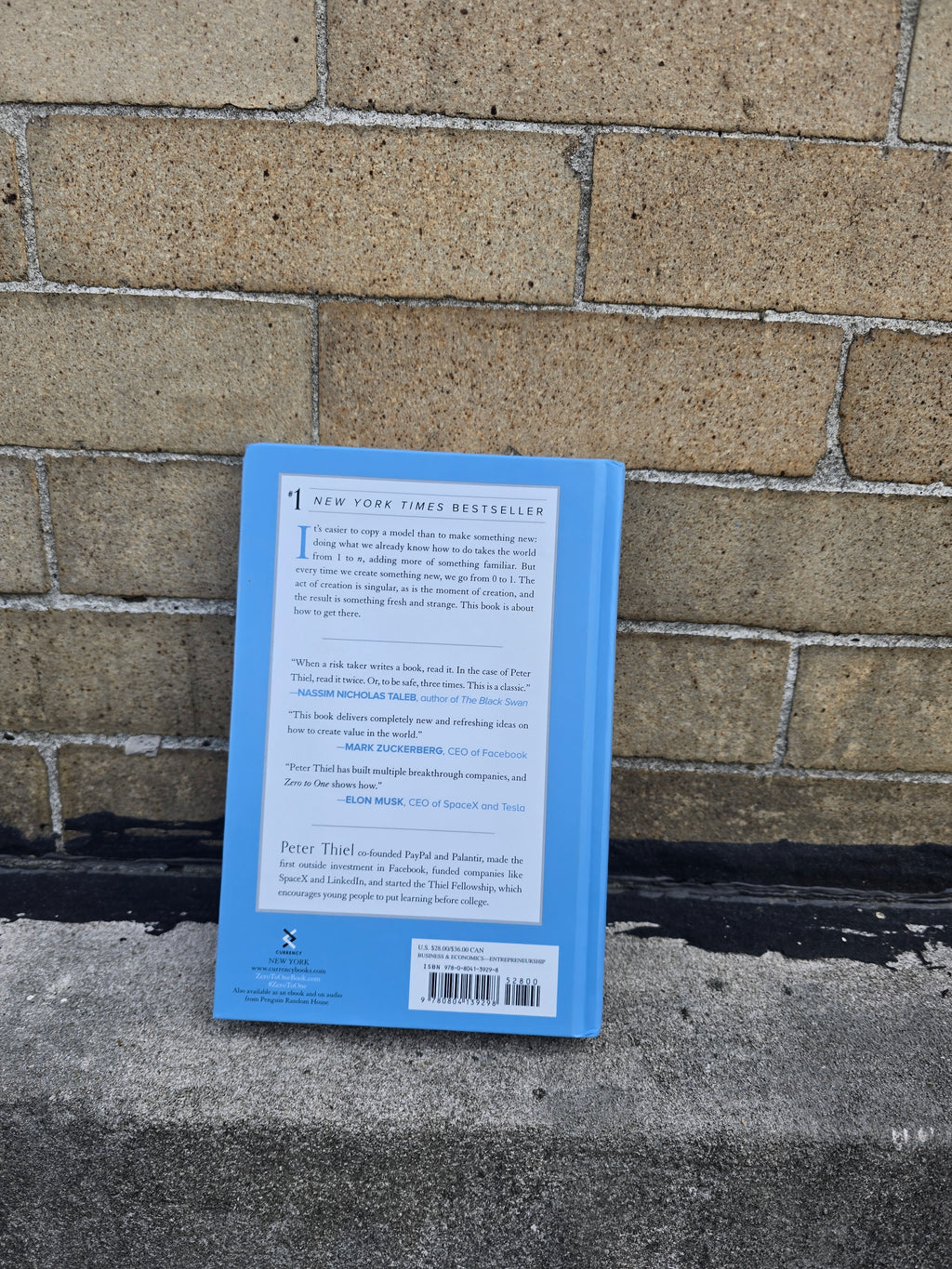 Zero to One – Notes on Startups & How to Build the Future (Peter Thiel) - Hardcover